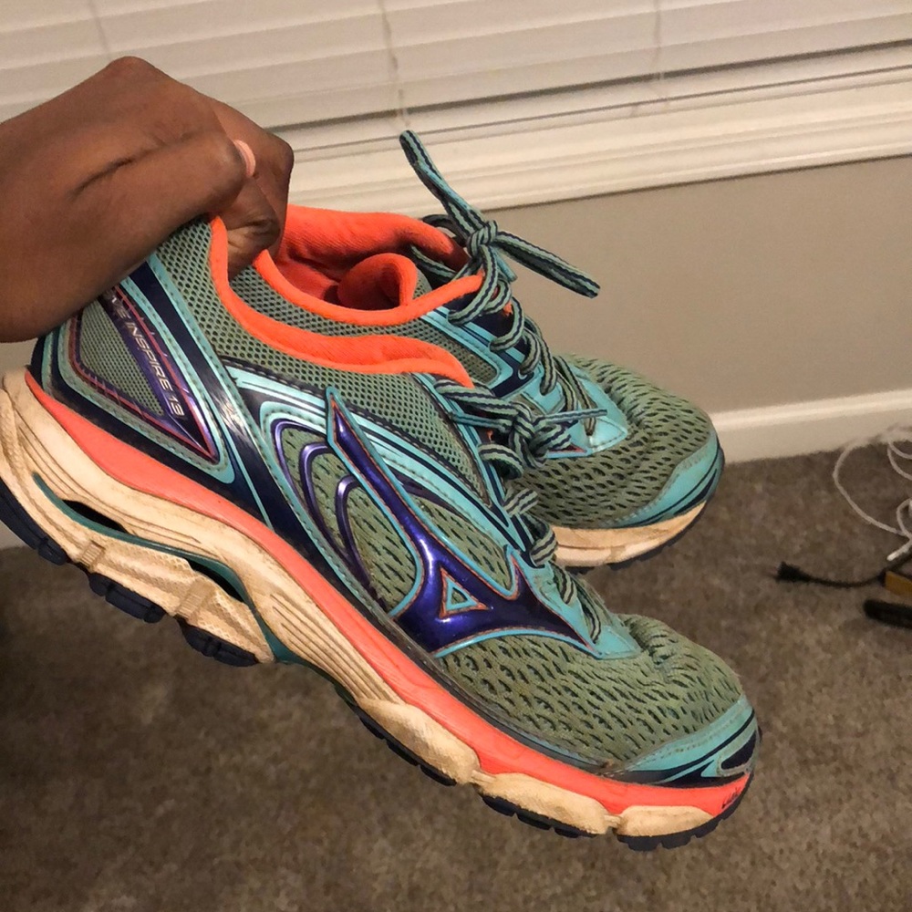 Wave inspired 13 Mizuno Running shoes!!